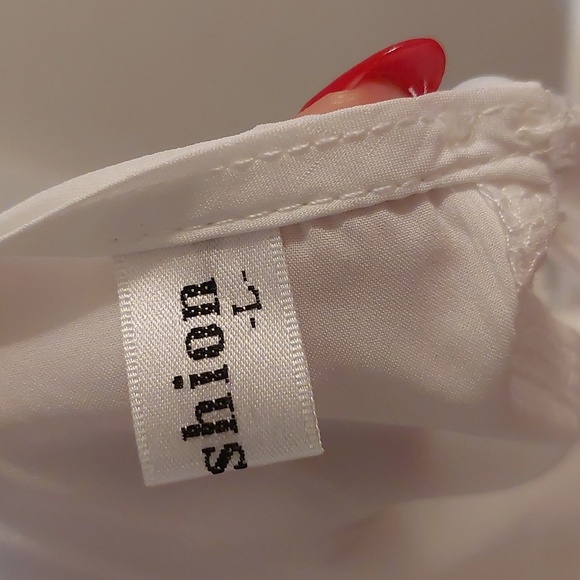 Wrap Floral Polka dot Ehite Romper- with pockets!! - Picture 5 of 7